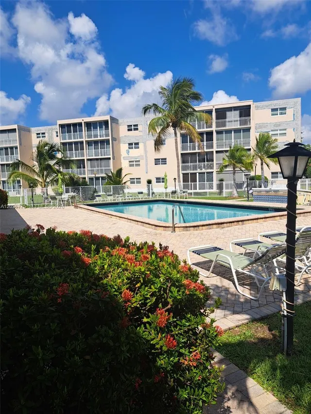 2-bedroom home at 1024 SE 3rd Avenue #304, Dania Beach