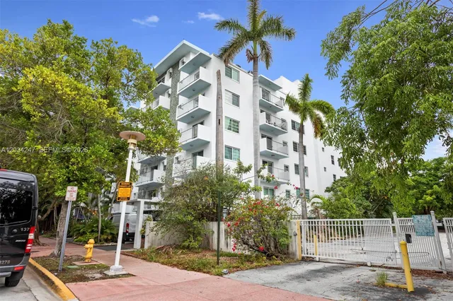 2-bedroom home at 1820 James Avenue #2F, Miami Beach