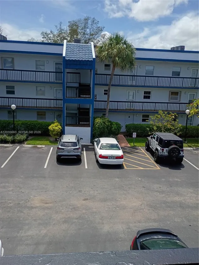 1-bedroom home at 3040 Holiday Springs Boulevard #311, Margate