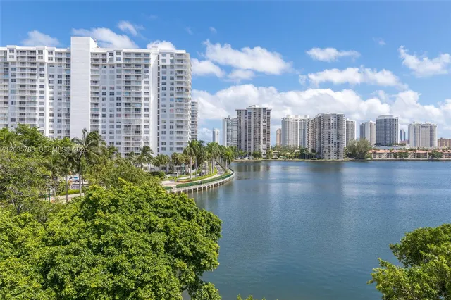 2-bedroom home at 2780 NE 183rd Street #1607, Aventura