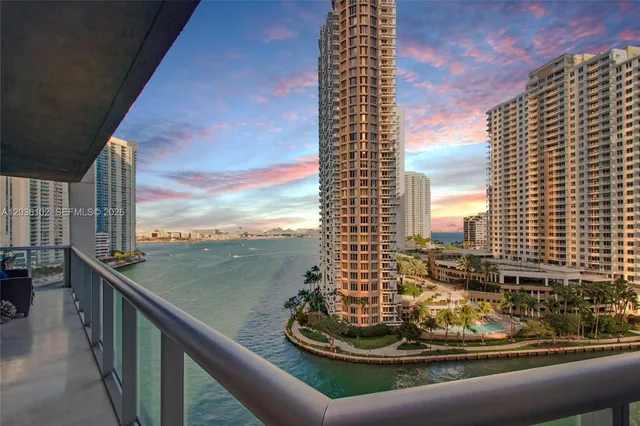 3-bedroom home at 465 Brickell Avenue #1101, Miami