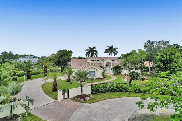 8-bedroom home at 16301 SW 62nd Street, Southwest Ranches