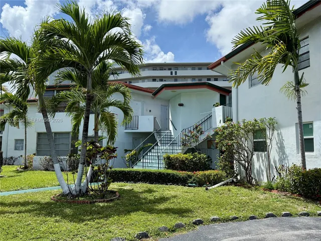 1-bedroom home at 18750 NE 18th Avenue #251, Miami