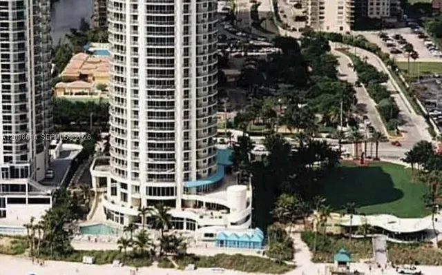 3-bedroom home at 17375 Collins Avenue #1008, Sunny Isles Beach
