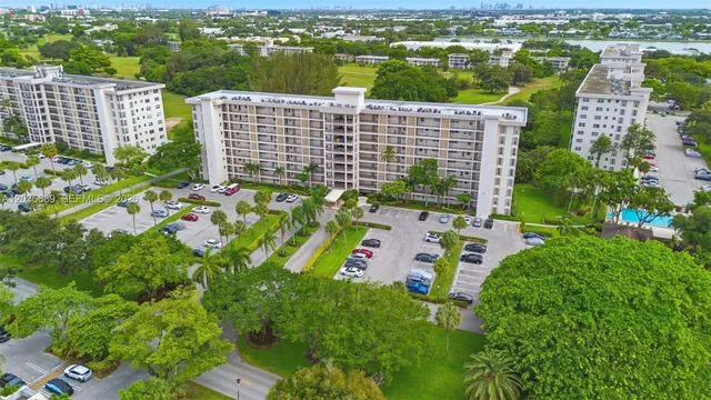 3-bedroom home at 3200 N Palm Aire Drive #501, Pompano Beach