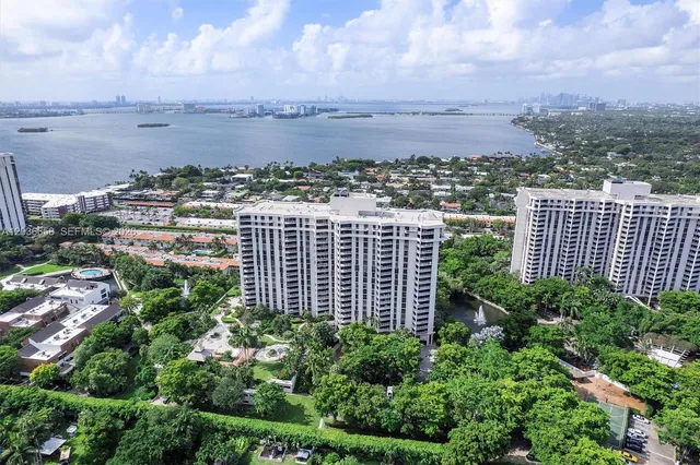 2-bedroom home at 1000 Quayside Terrace #411, Miami