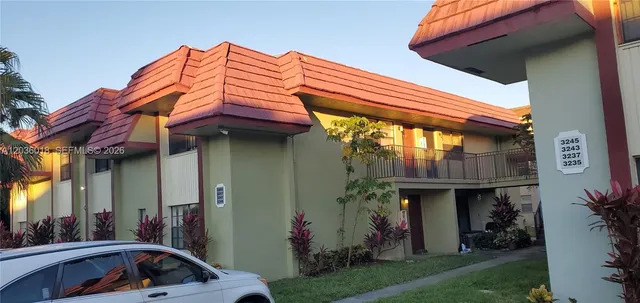 2-bedroom home at 3249 NW 104th Avenue #3249, Coral Springs