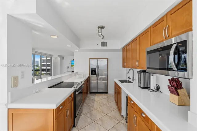 2-bedroom home at 3600 Mystic Pointe Drive #513, Aventura