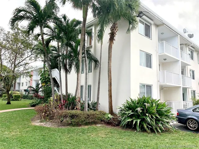 1-bedroom home at 240 Galen Drive #214, Key Biscayne
