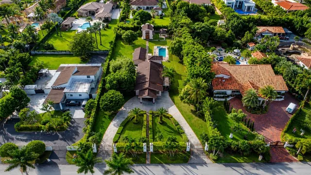 4-bedroom home at 300 SW 123rd Avenue, Miami