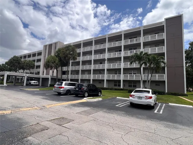 1-bedroom home at 1075 Riverside Drive #505, Coral Springs