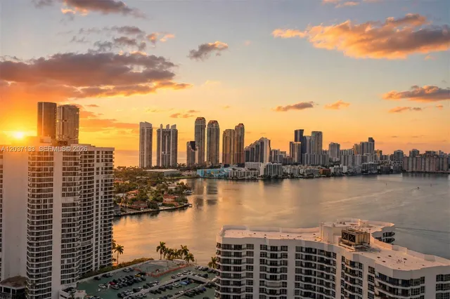 2-bedroom home at 3500 Mystic Pointe Drive #3307, Aventura