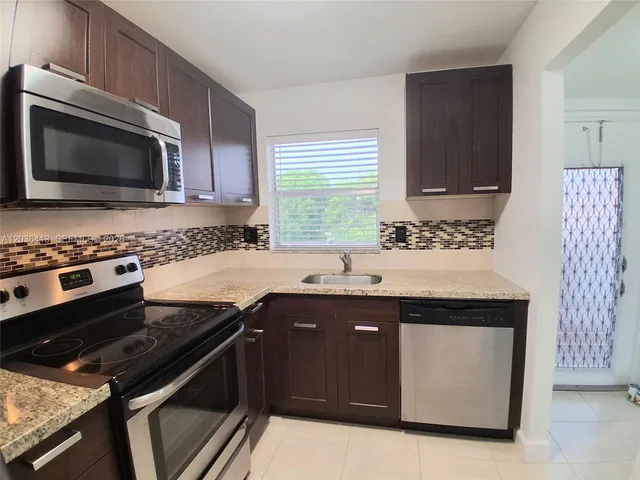 2-bedroom home at 9460 Sunrise Lakes Boulevard #309, Sunrise