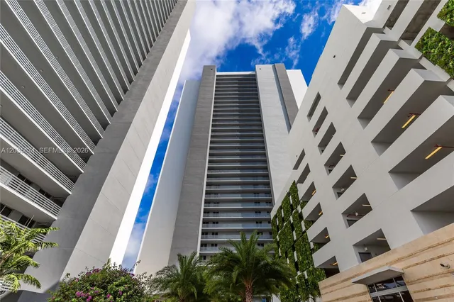 2-bedroom home at 16385 Biscayne Boulevard #1805, North Miami Beach
