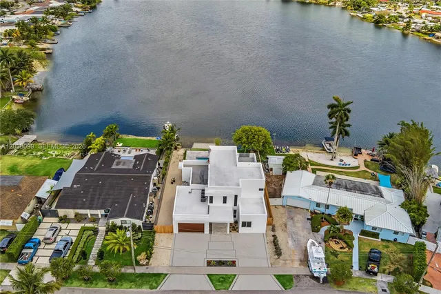 5-bedroom home at 10755 SW 52nd Terrace, Miami