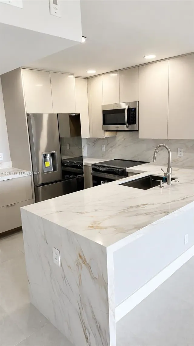 1-bedroom home at 20379 W Country Club Drive #1437, Aventura