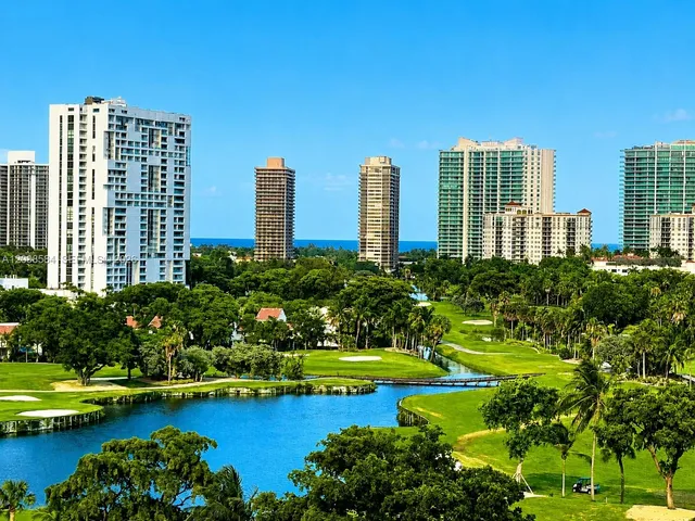 1-bedroom home at 20335 W Country Club Drive #1105, Aventura