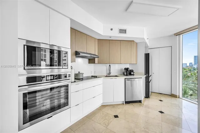 3-bedroom home at 19333 Collins Avenue #709, Sunny Isles Beach