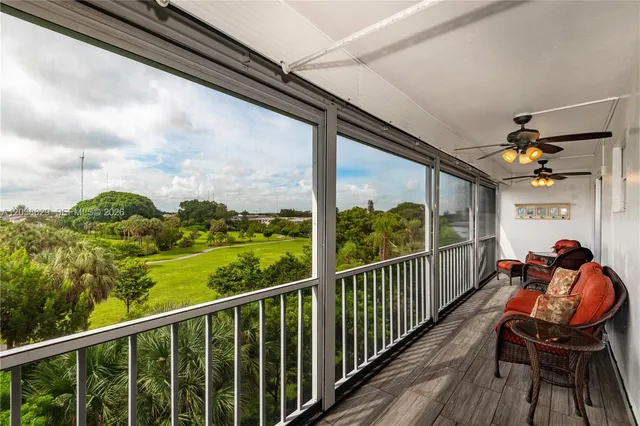 2-bedroom home at 4800 Hillcrest Ln 501 #501, Hollywood