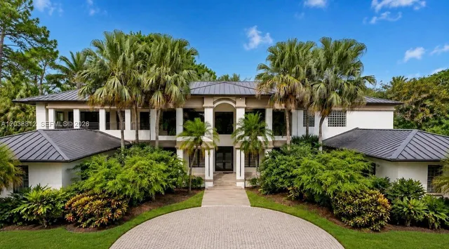 7-bedroom home at 10395 SW 67th Avenue, Pinecrest