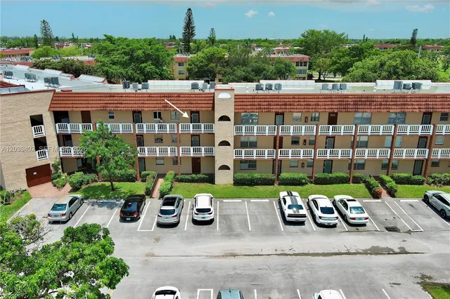 1-bedroom home at 9281 Sunrise Lakes Boulevard #308, Sunrise