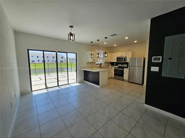 4-bedroom home at 1473 NE 5th Avenue #1473, Florida City