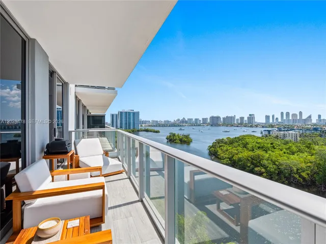 2-bedroom home at 16385 Biscayne Boulevard #1117, North Miami Beach