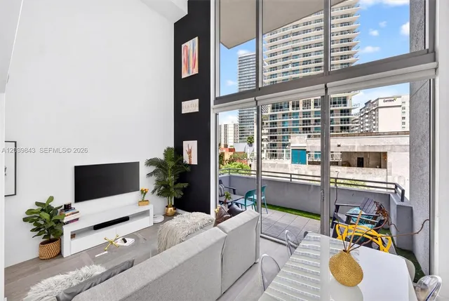 1-bedroom home at 1050 Brickell Avenue #420, Miami