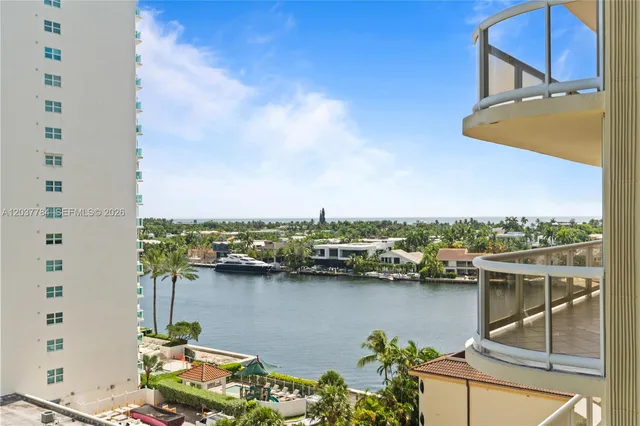 2-bedroom home at 20191 E Country Club Drive #803, Aventura