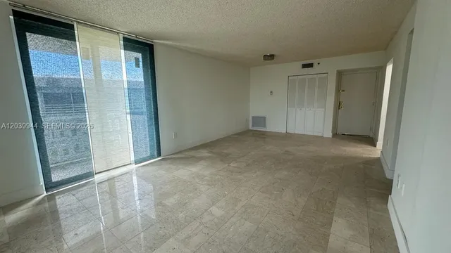 2-bedroom home at 919 Hillcrest Dr 201 #201, Hollywood