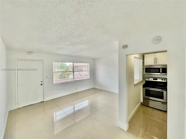 1-bedroom home at 241 SE 9th Avenue #207, Pompano Beach