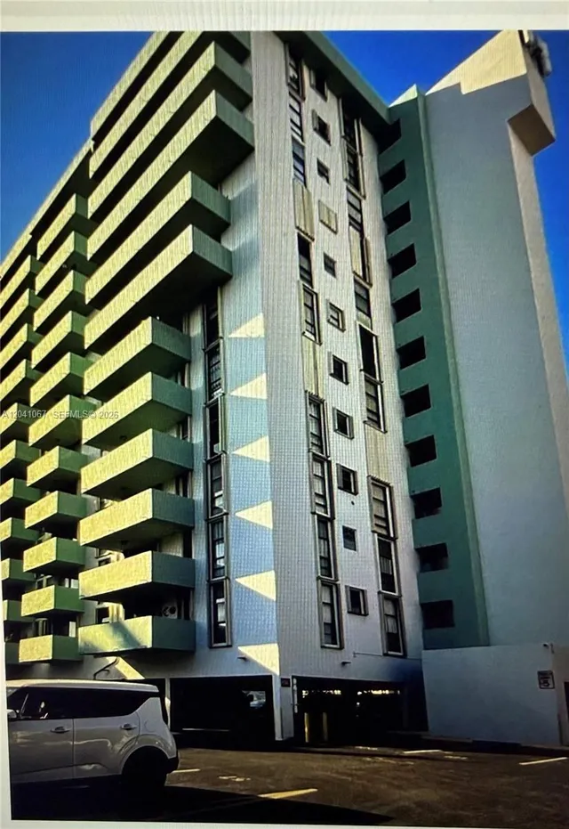 1-bedroom home at 1825 W 44th Place #707, Hialeah