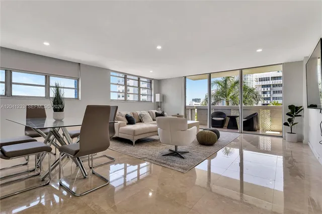 2-bedroom home at 800 W Ave 635 #635, Miami Beach
