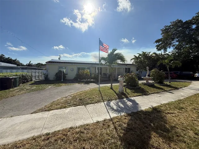 5-bedroom home at 202 To To Lo Chee Drive, Hialeah