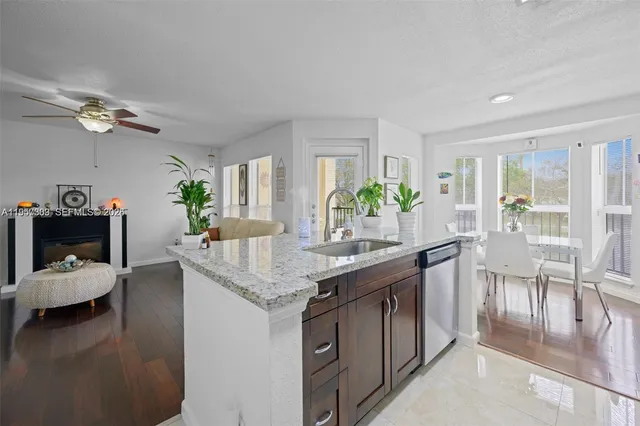 1-bedroom home at 777 Riverside Drive #1521, Coral Springs