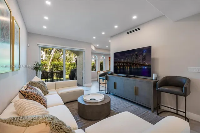 3-bedroom home at 20940 NE 31st Place, Aventura