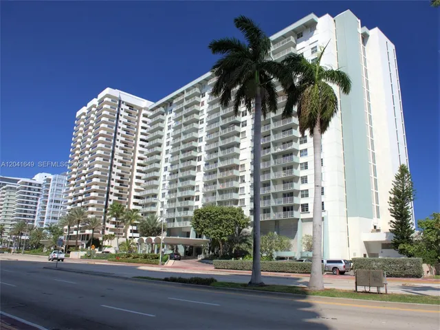 1-bedroom home at 5701 Collins Avenue #619, Miami Beach