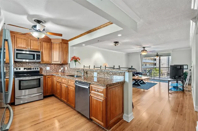 2-bedroom home at 325 SE 11th Terrace #308, Dania Beach