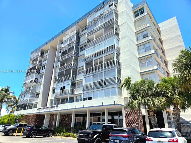 2-bedroom home at 16850 S Glades Drive #2K, North Miami Beach