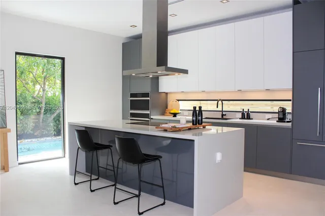 4-bedroom home at 3540 Oak Avenue, Miami