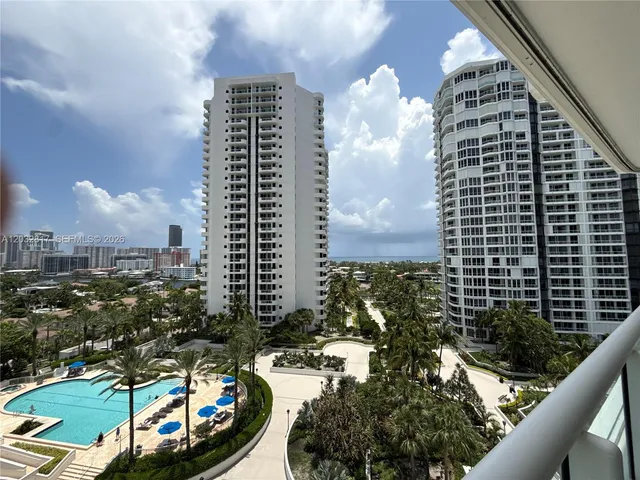 3-bedroom home at 21205 Yacht Club Drive #1201, Aventura