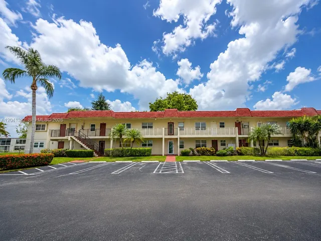 2-bedroom home at 20 Abbey Lane #101, Delray Beach