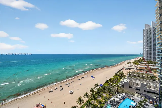 3-bedroom home at 18671 Collins Avenue #1401, Sunny Isles Beach
