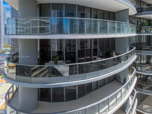 3-bedroom home at 1000 Brickell Plaza #2402, Miami