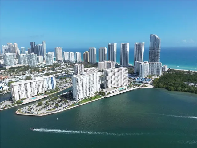 1-bedroom home at 500 Bayview Drive #1719, Sunny Isles Beach