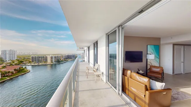 3-bedroom home at 4010 S Ocean Drive #R1004, Hollywood