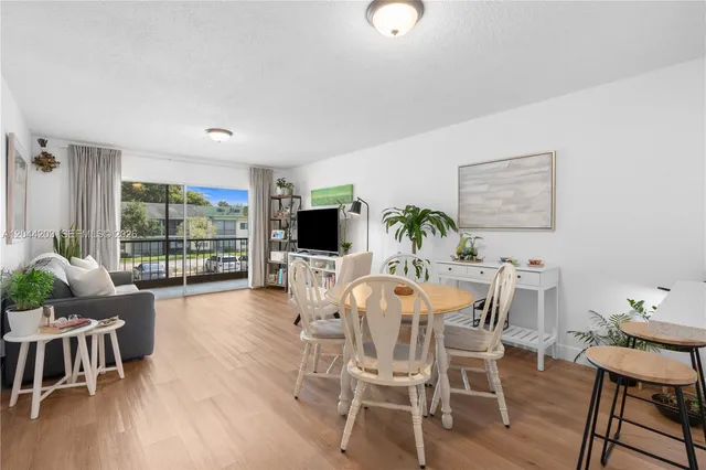 2-bedroom home at 4161 NW 90th Avenue #206, Coral Springs