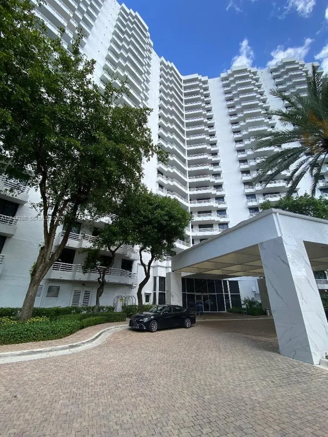2-bedroom home at 3300 NE 192nd Street #612, Aventura