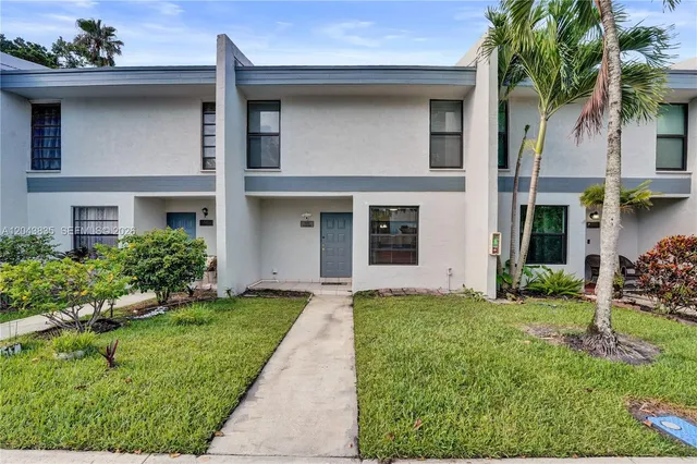 3-bedroom home at 9220 NW 14th Street #272, Pembroke Pines