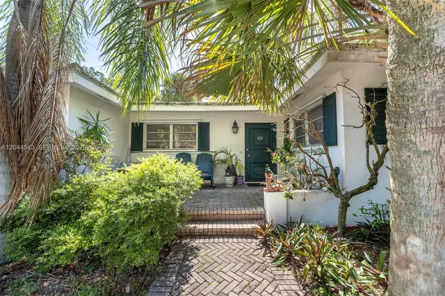 4-bedroom home at 698 NW 7th Avenue, Boca Raton